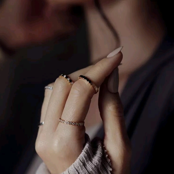 New Fashion Honeycomb Hexagon Shaped Inlaid Stone Rose Gold Ring/Band - Picture 9 of 9